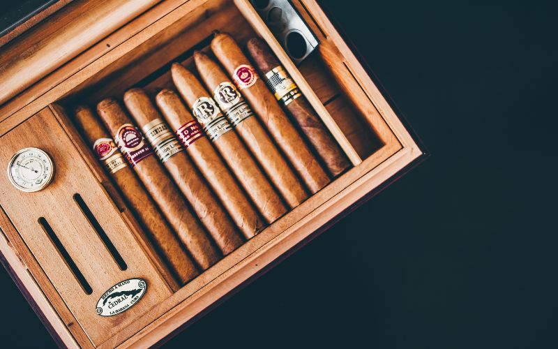 Cách sử dụng hộp bảo quản xì gà: Cách cài đặt nhiệt độ và độ ẩm 