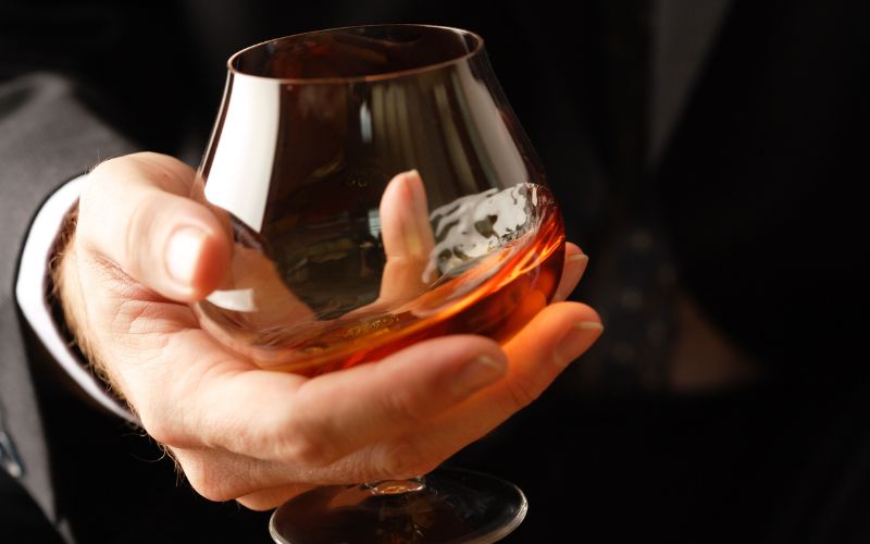 Giữ bầu ly: Mở rộng hương thơm một cách kiểm soát