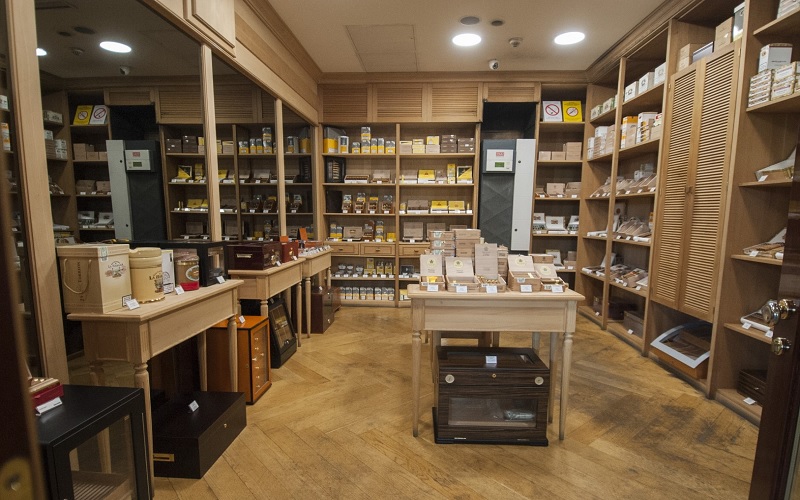 cửa hàng xì gà La Casa del Habano HCMC