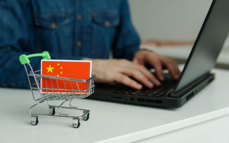 sử dụng dịch vụ mua hộ