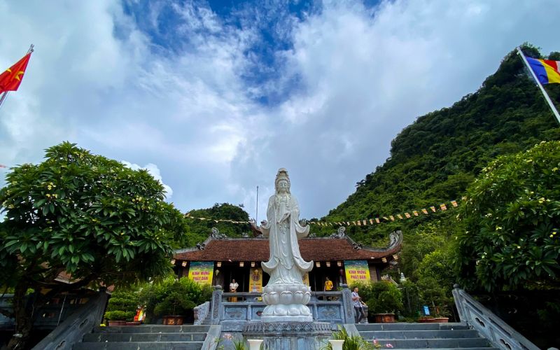 Chùa Phật Tích Trúc Lâm Bản Giốc