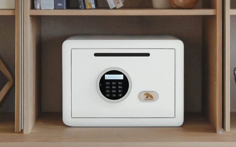 Két sắt điện tử có màn hình