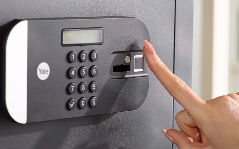 Két sắt khóa vân tay